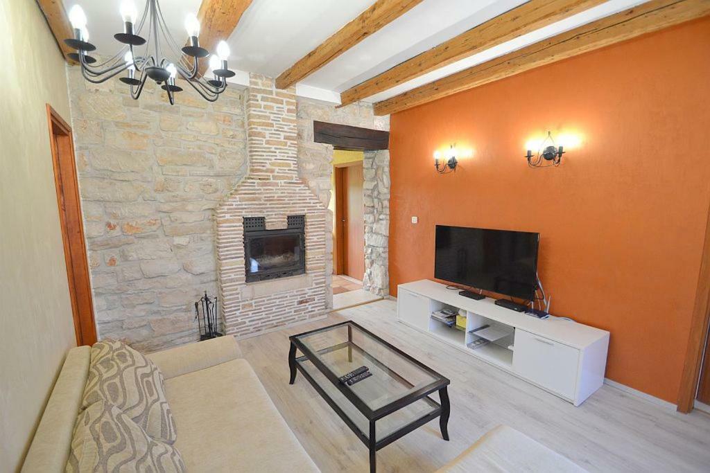 Giardin Villa *